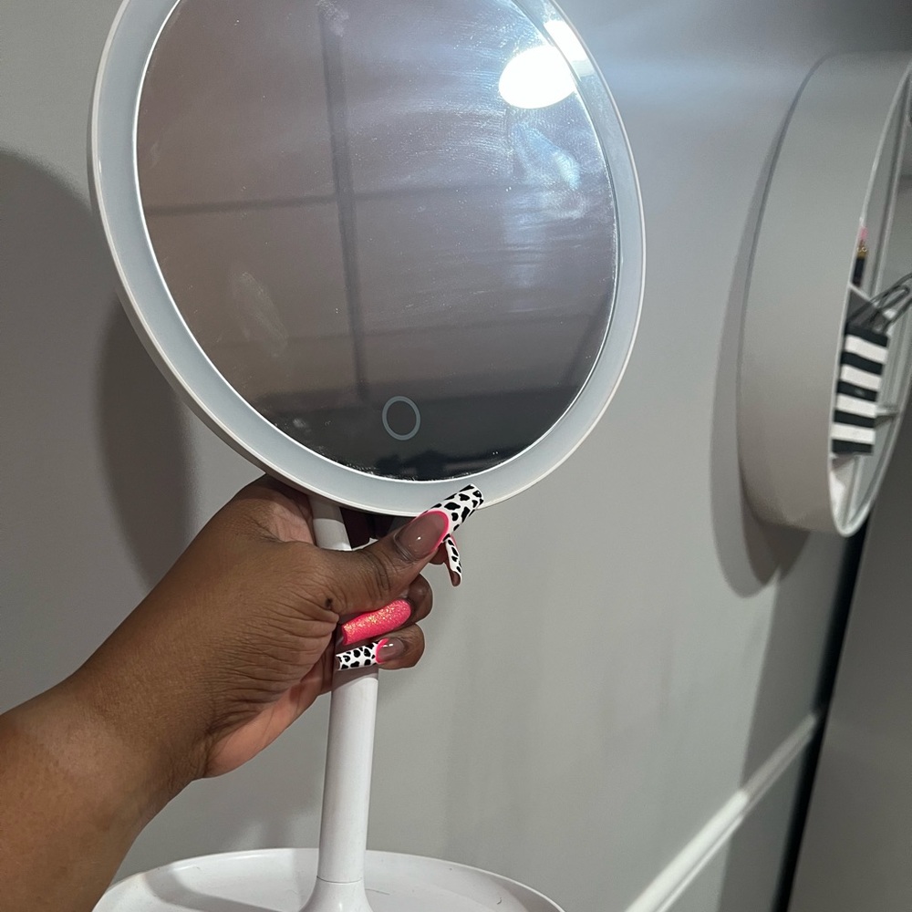 Impression vanity light